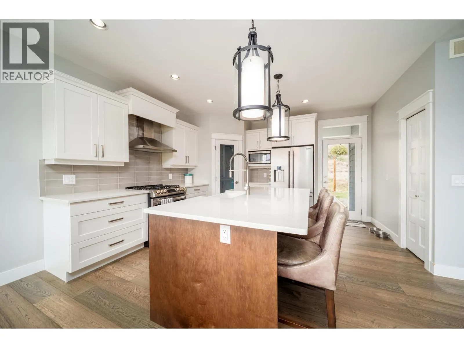 2588 Paramount Drive