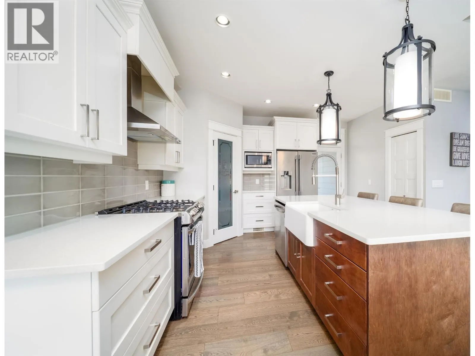 2588 Paramount Drive