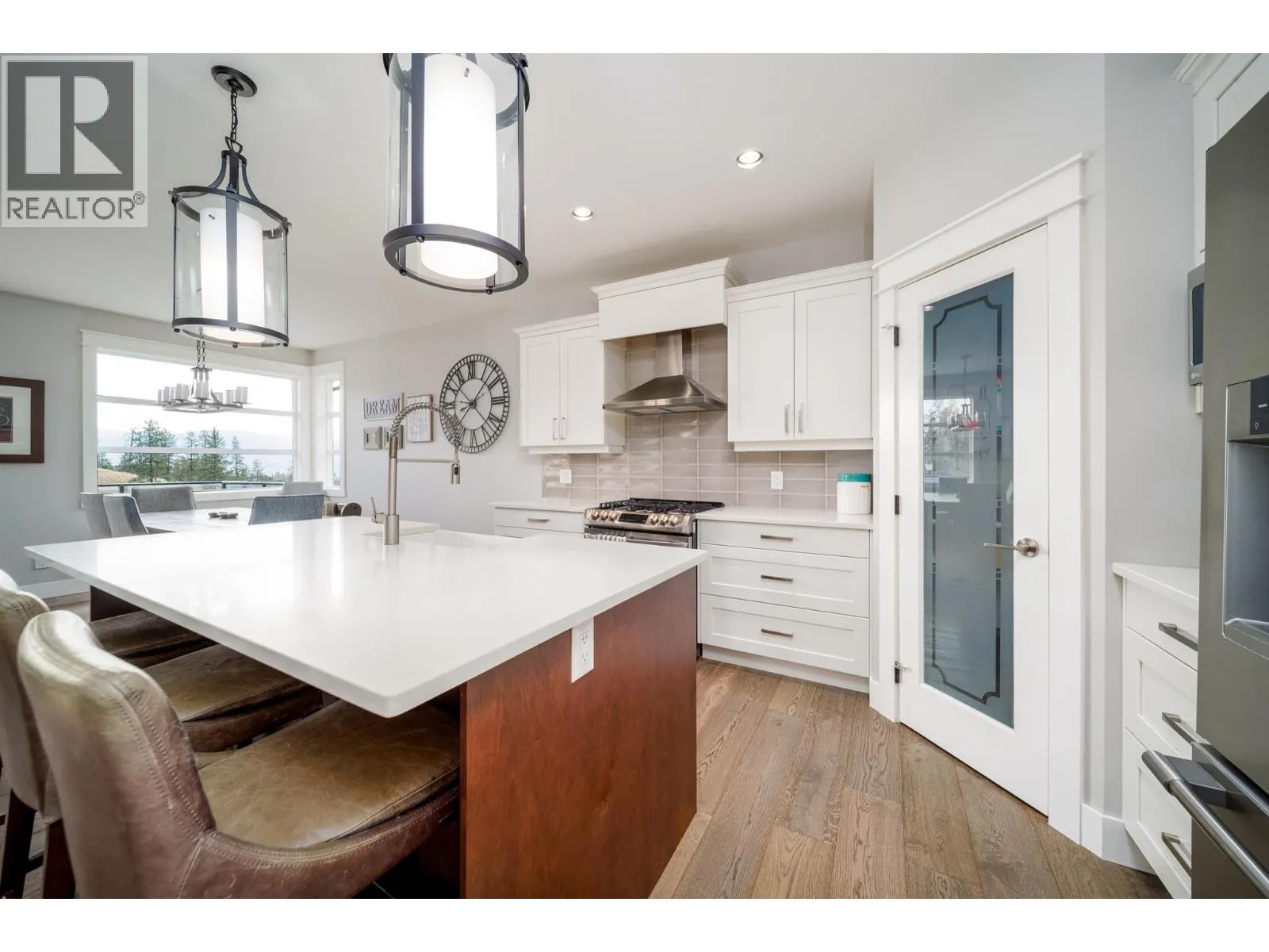 2588 Paramount Drive
