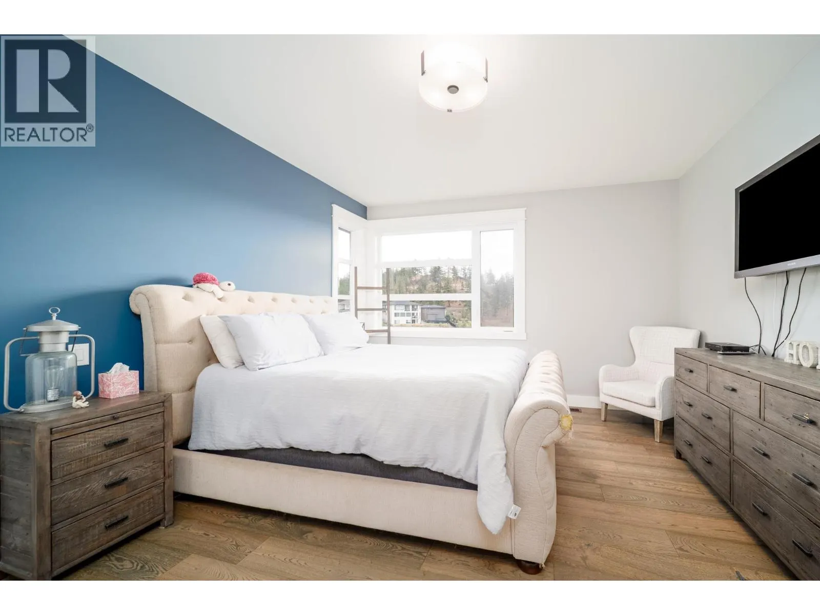 2588 Paramount Drive