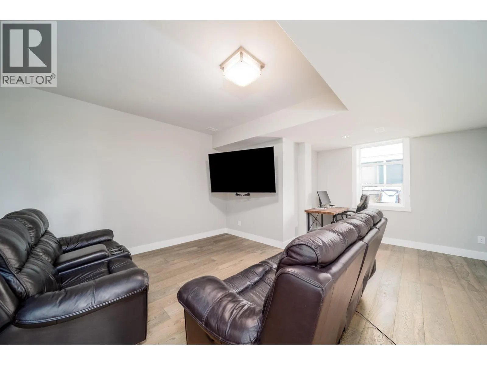2588 Paramount Drive