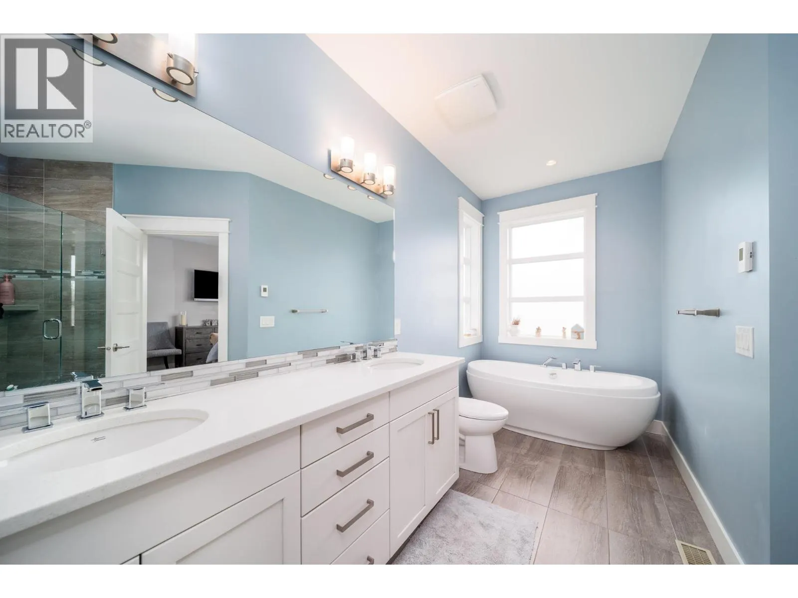 2588 Paramount Drive