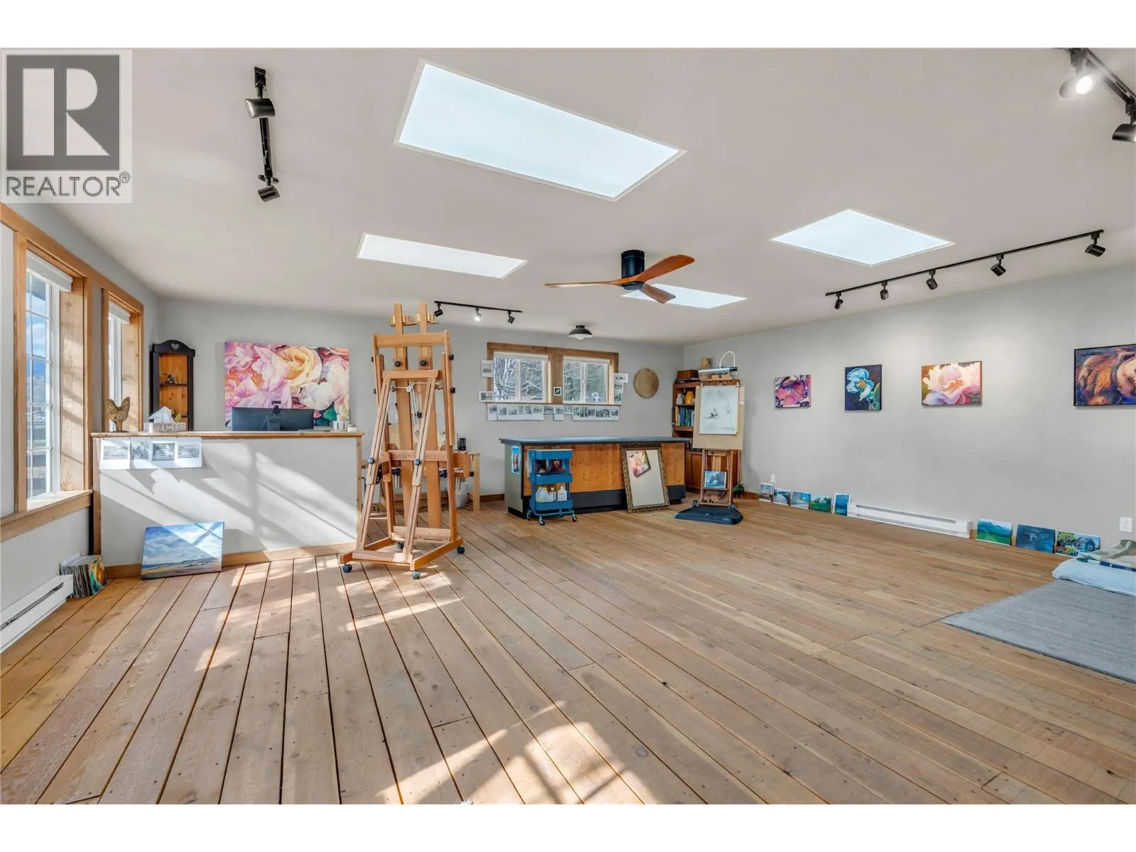 212 Carr Crescent