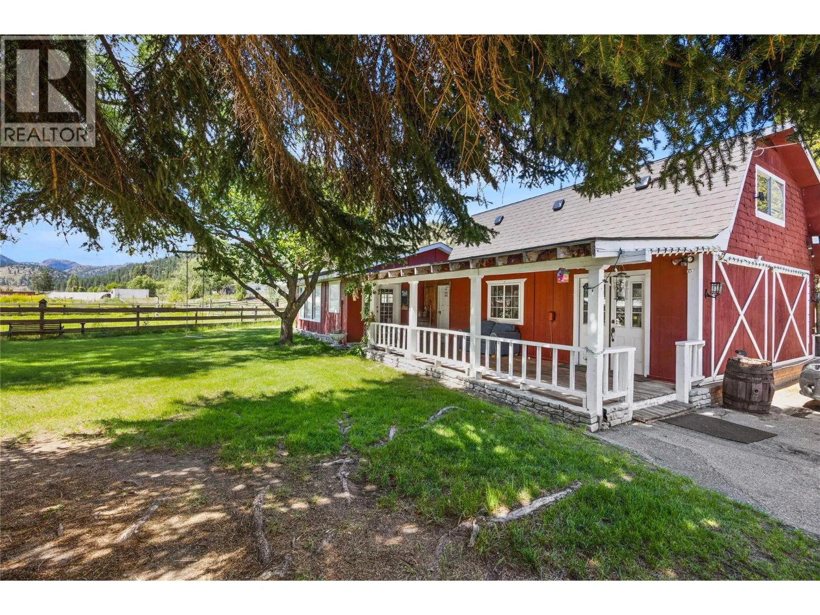 212 Carr Crescent