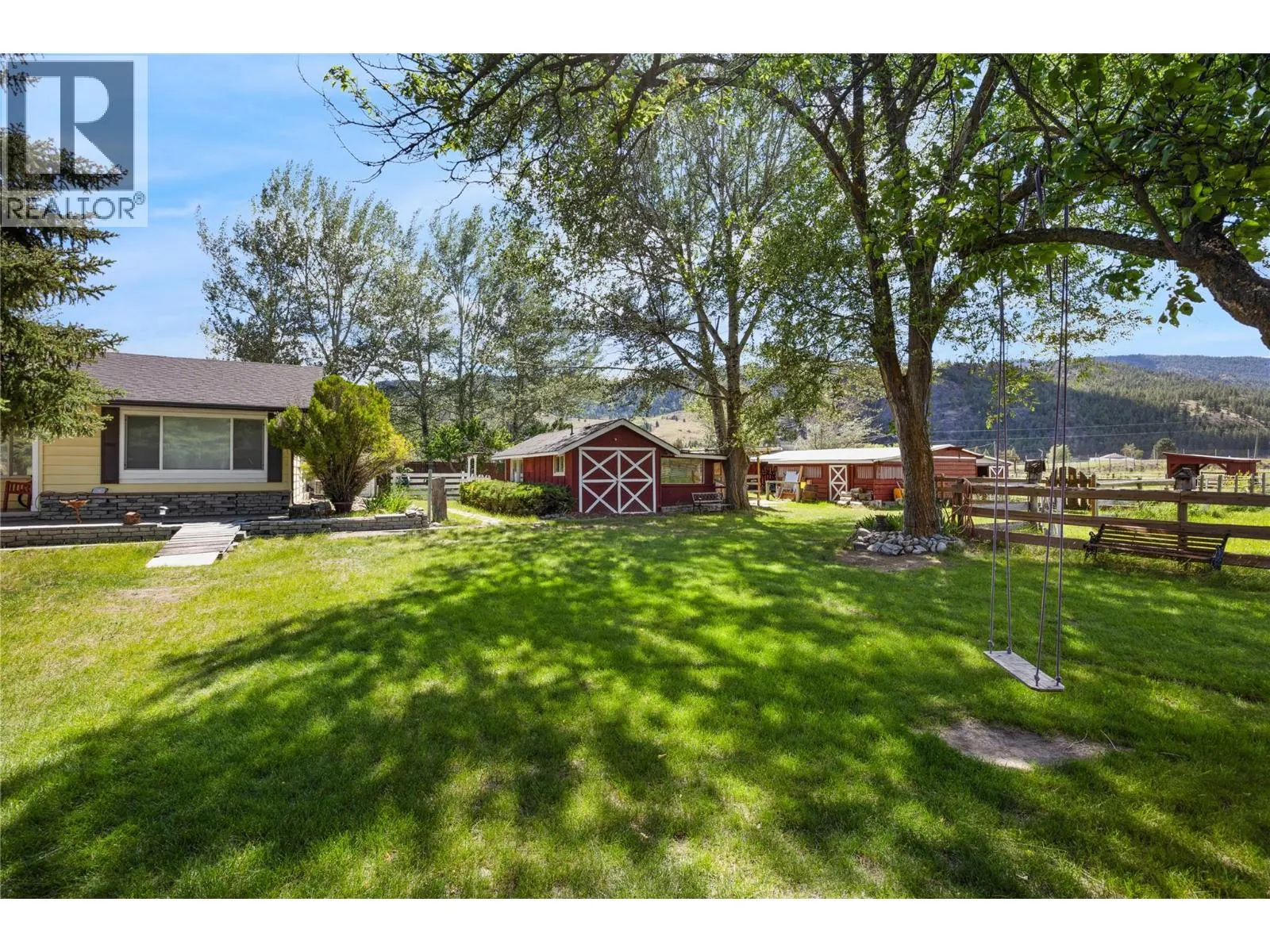 212 Carr Crescent