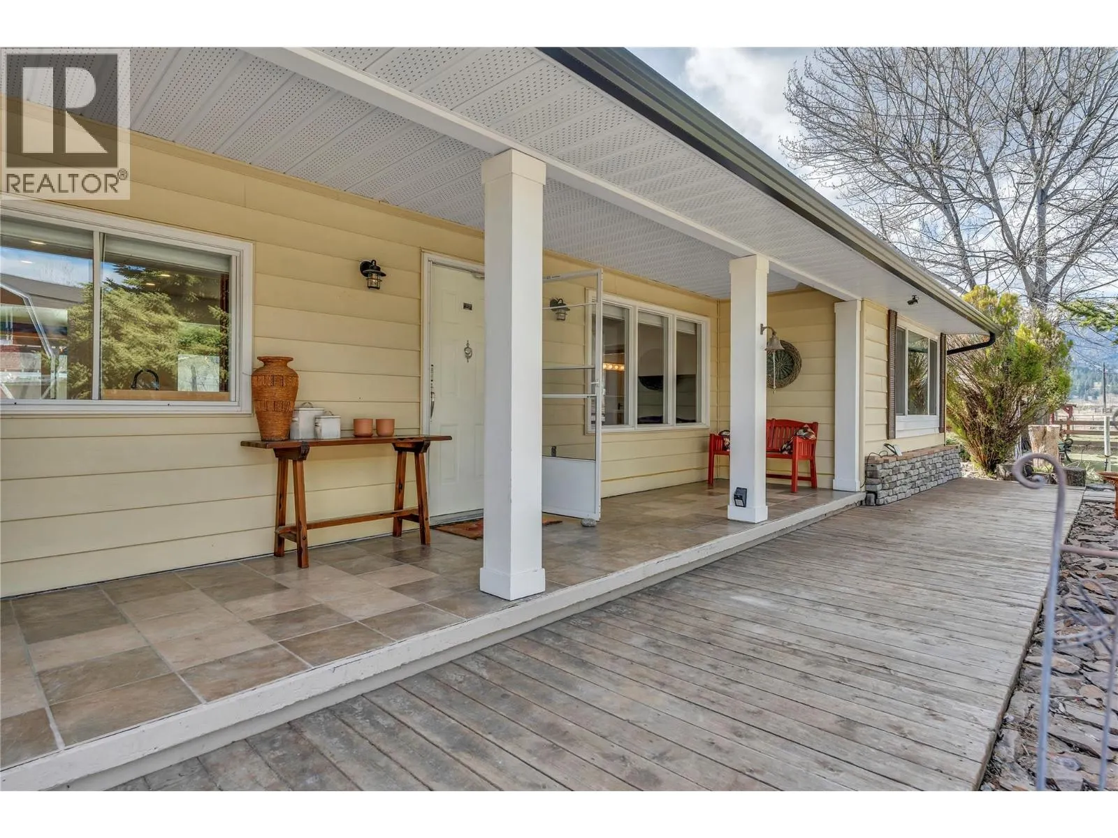 212 Carr Crescent