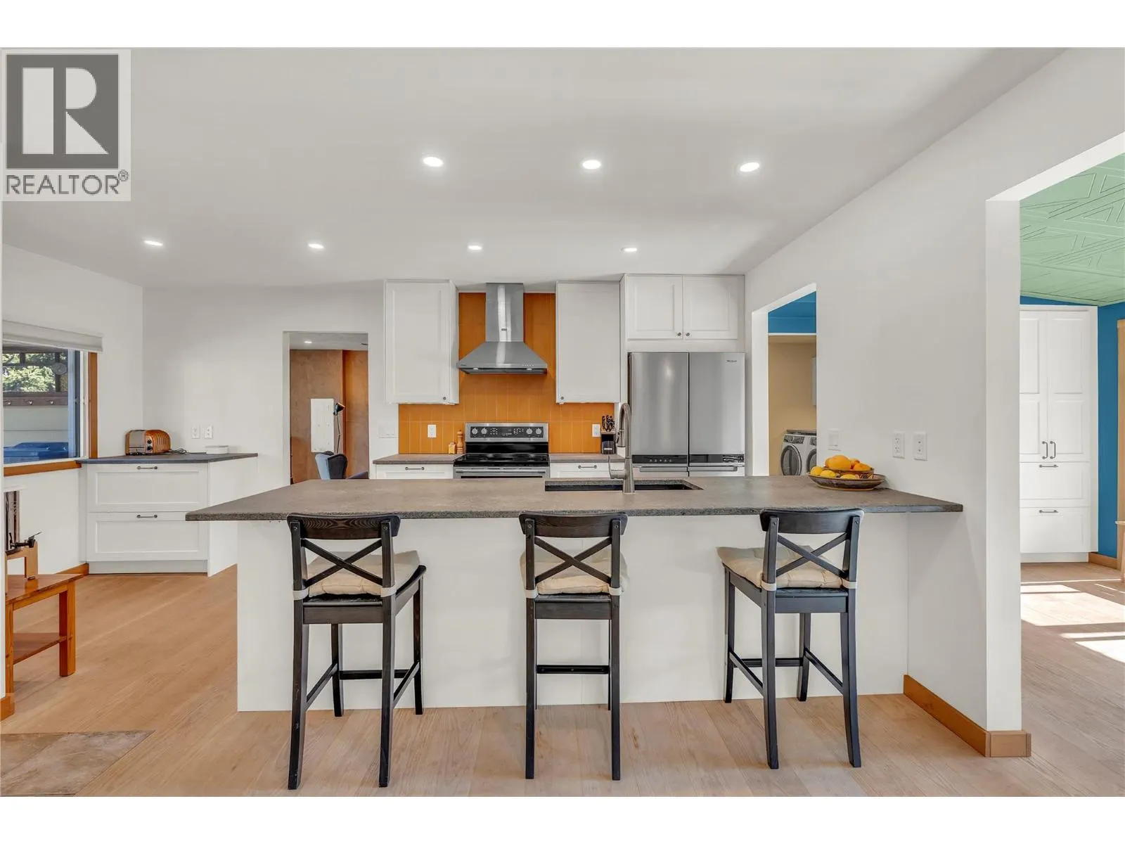 212 Carr Crescent