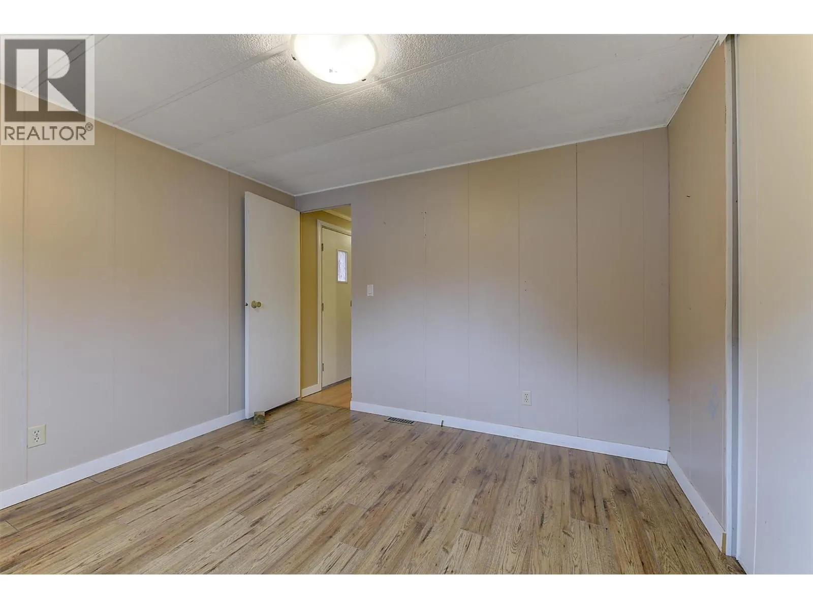1929 97 Highway S Unit# 45