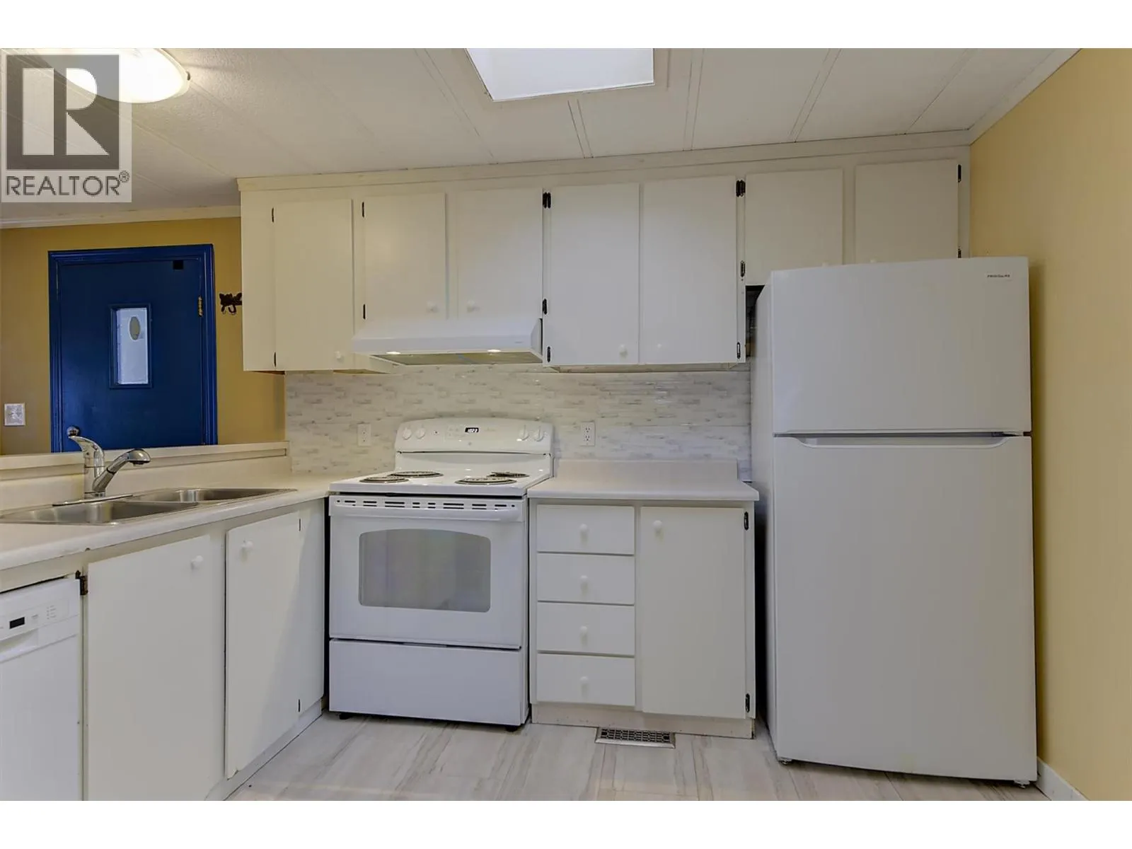 1929 97 Highway S Unit# 45