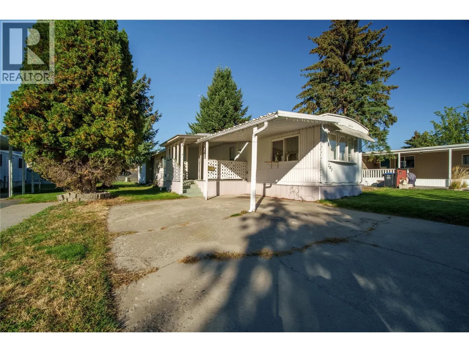 197 Dauphin Avenue Unit# 207