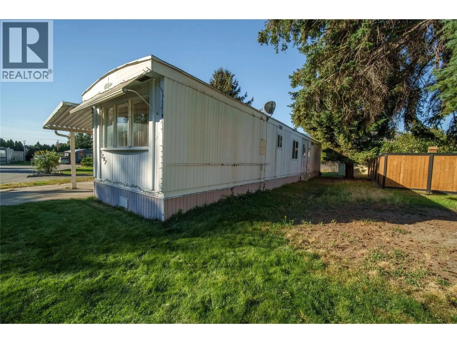 197 Dauphin Avenue Unit# 207