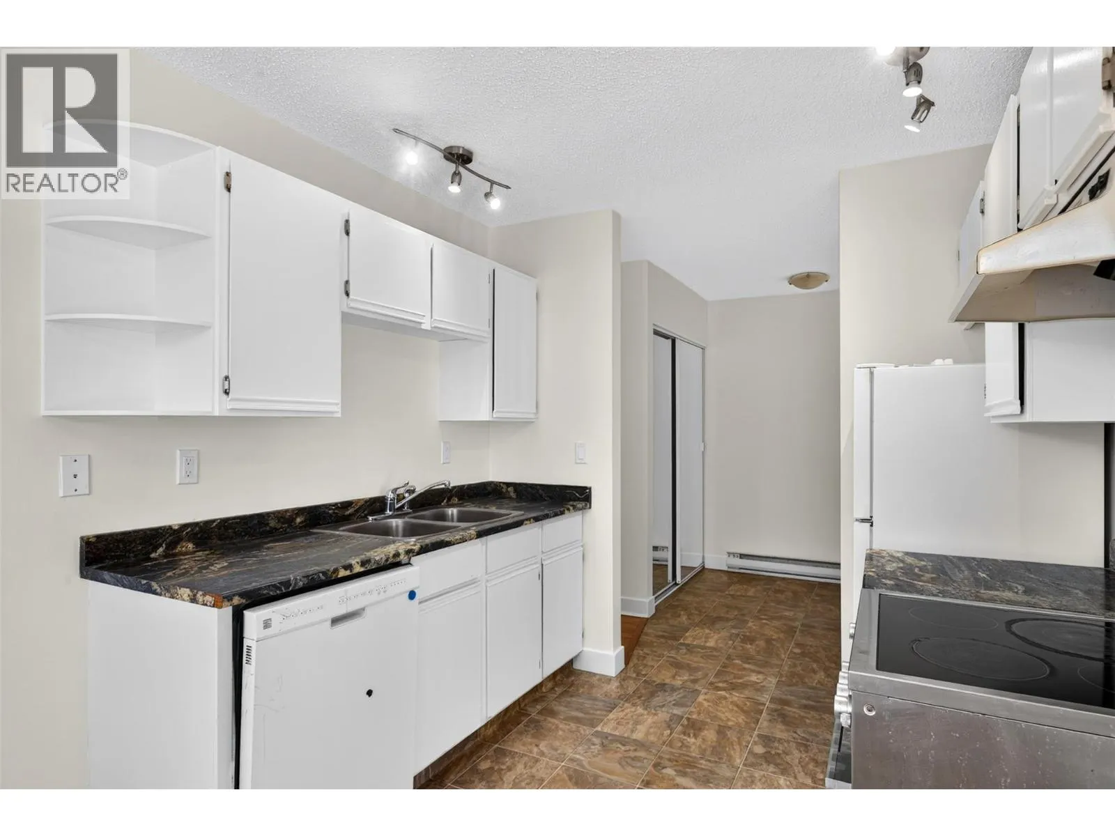 445 Holbrook Road W Unit# 14