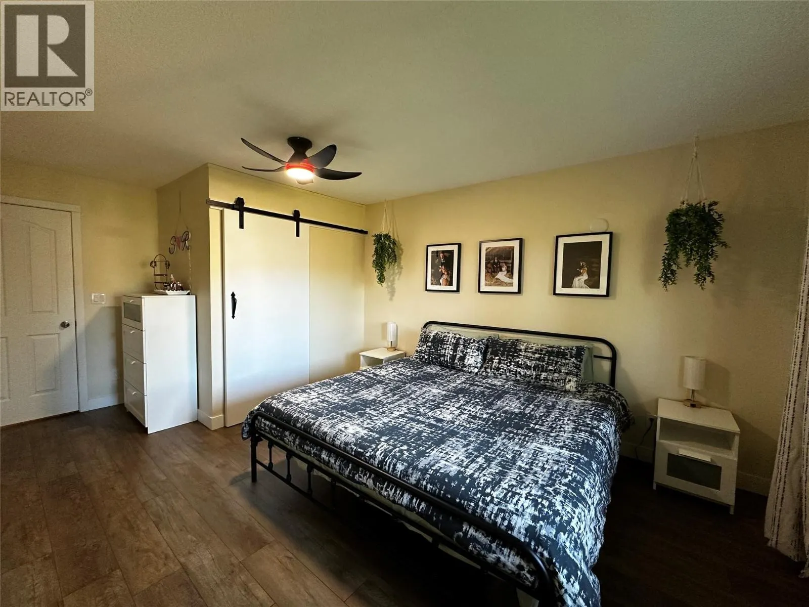 1301 GROSVENOR Place