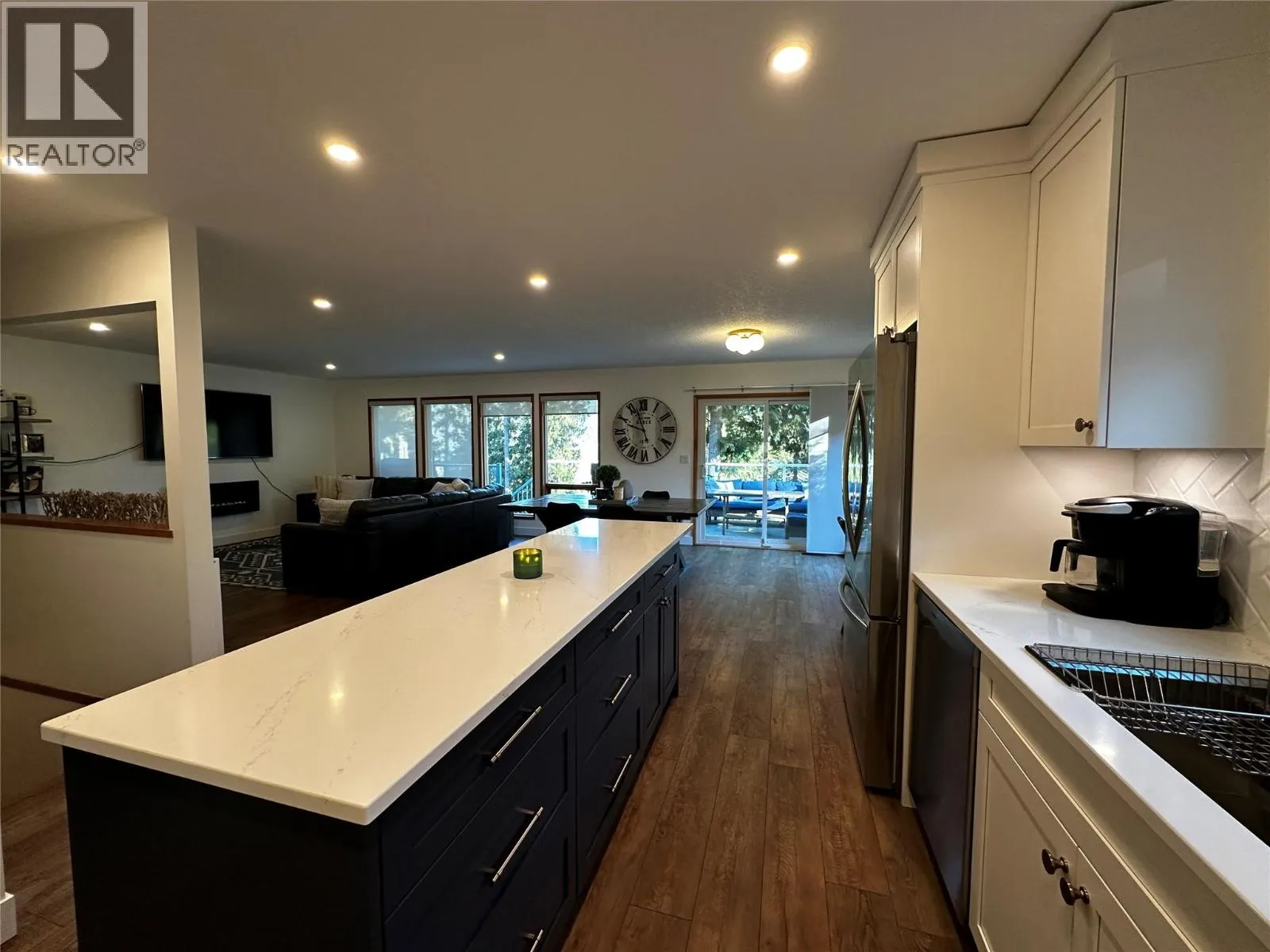 1301 GROSVENOR Place