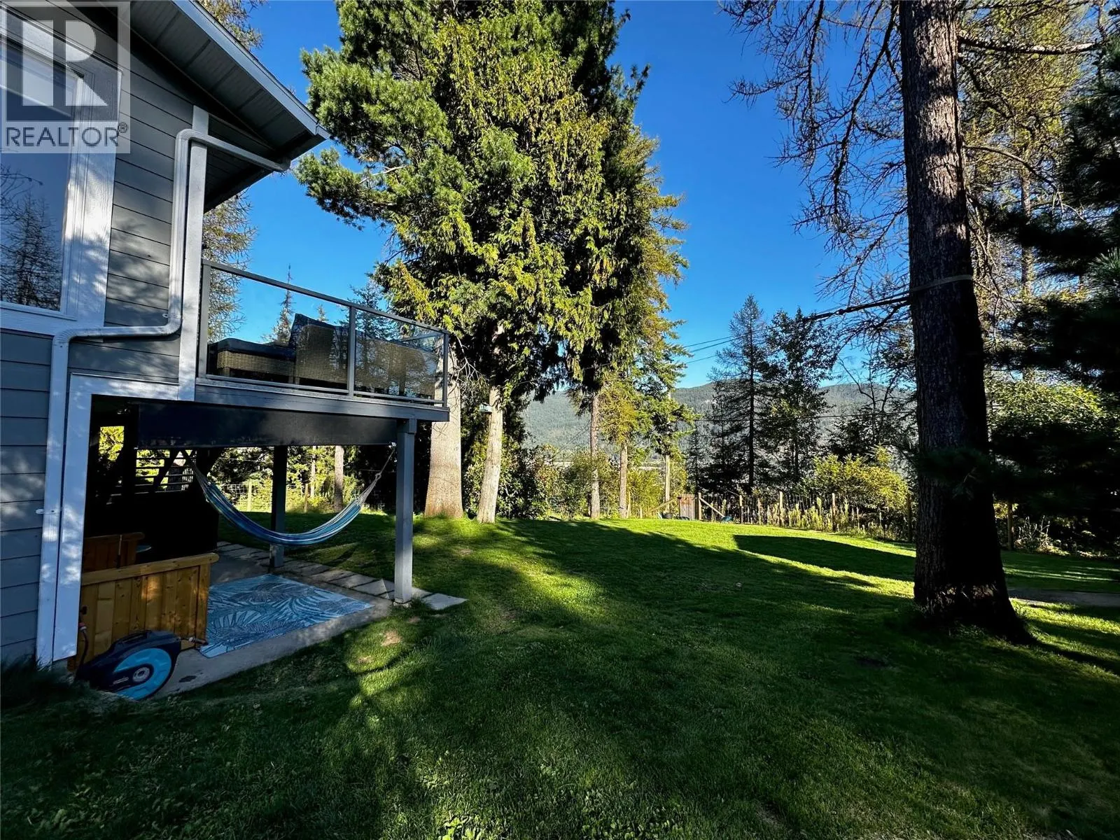 1301 GROSVENOR Place