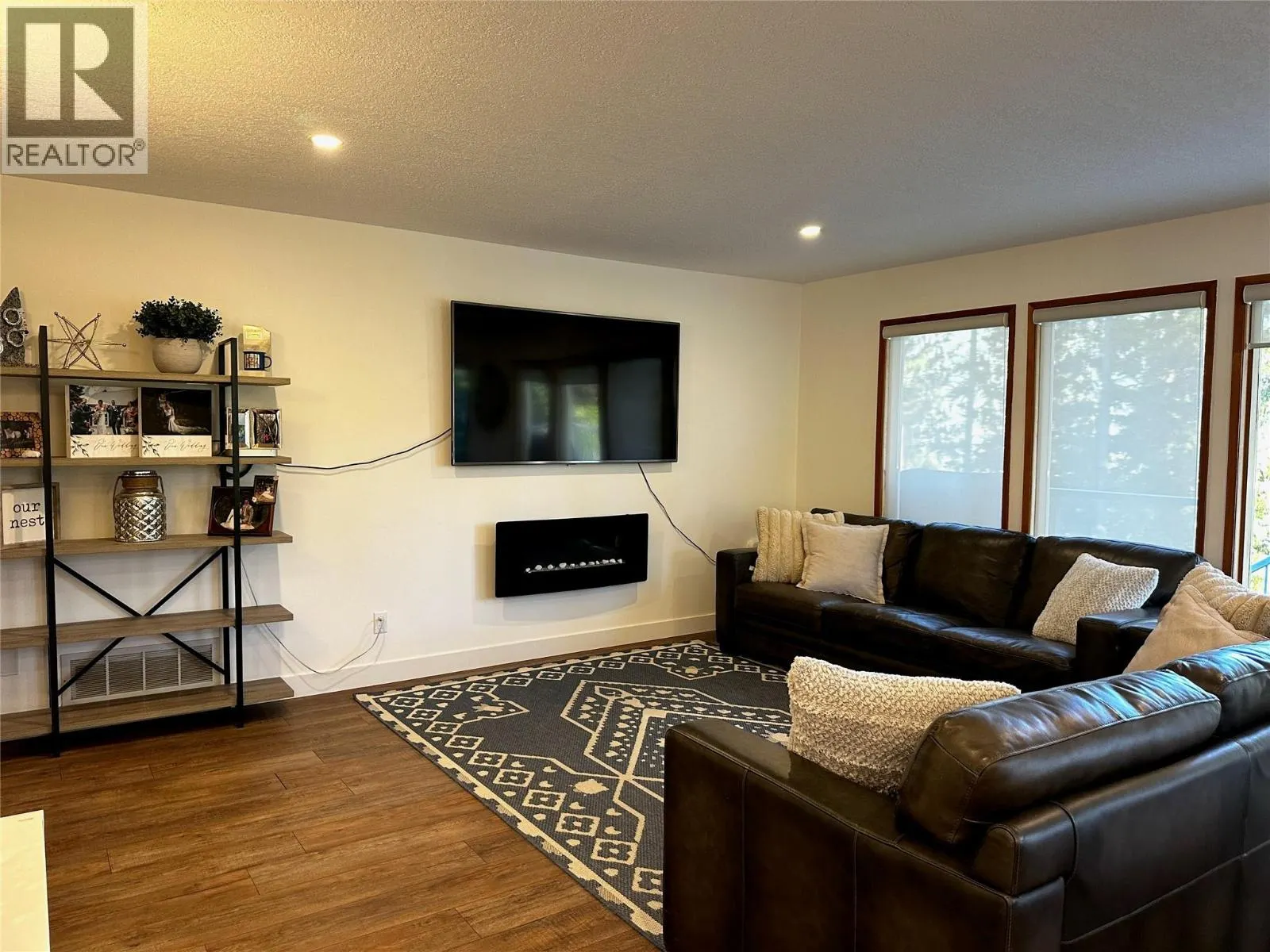 1301 GROSVENOR Place