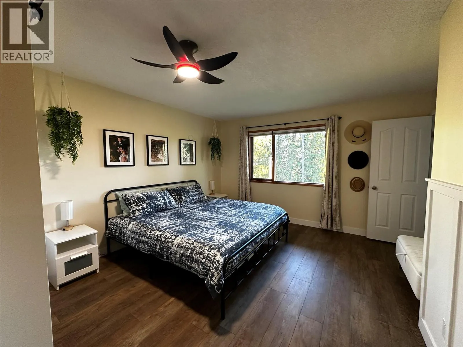 1301 GROSVENOR Place