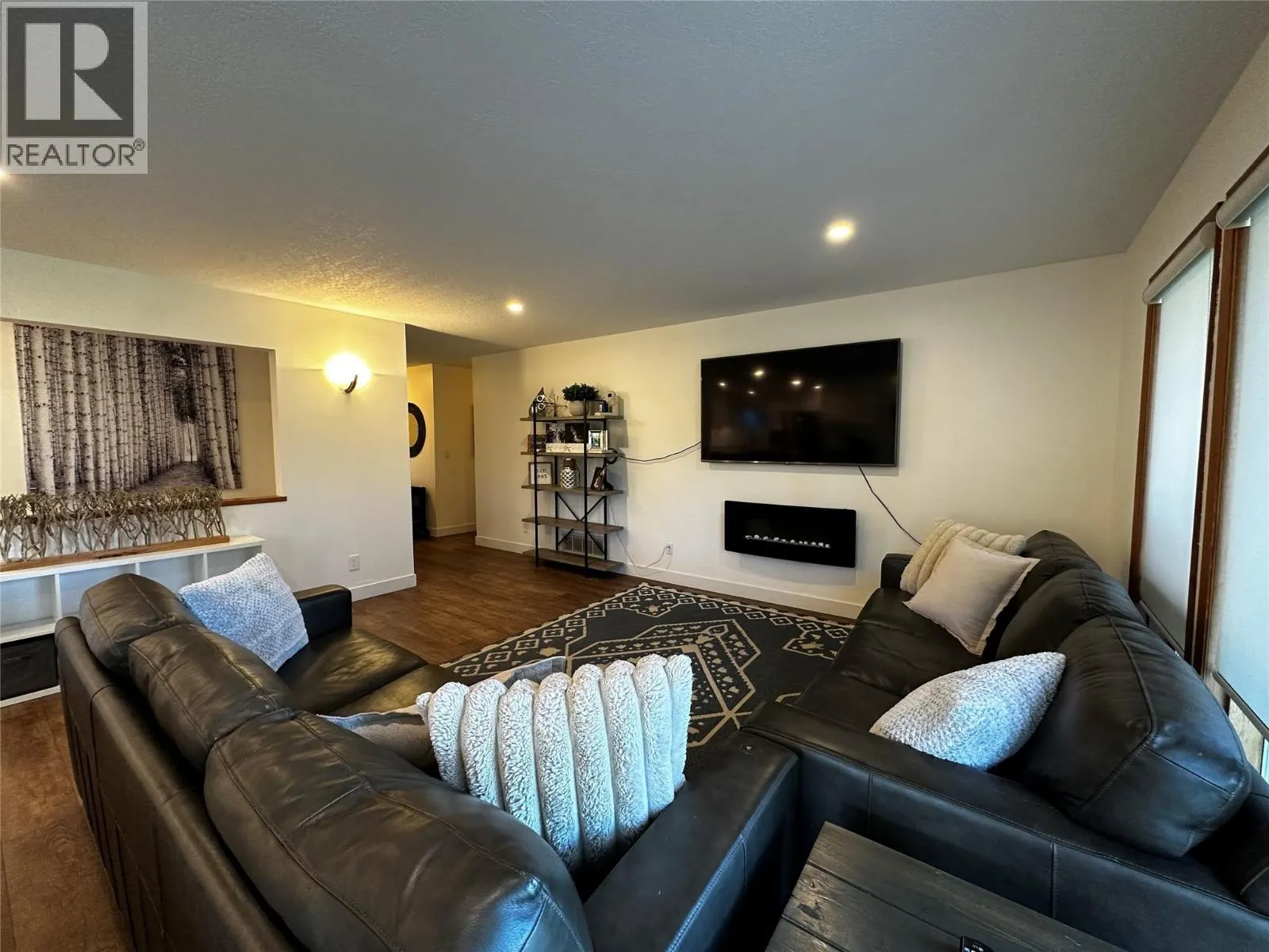 1301 GROSVENOR Place