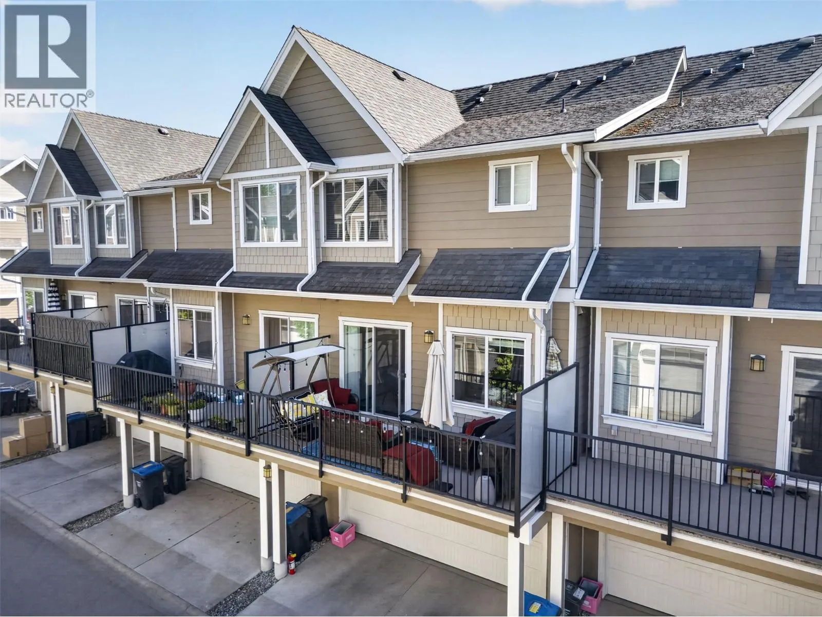 600 Sherwood Road Unit# 4