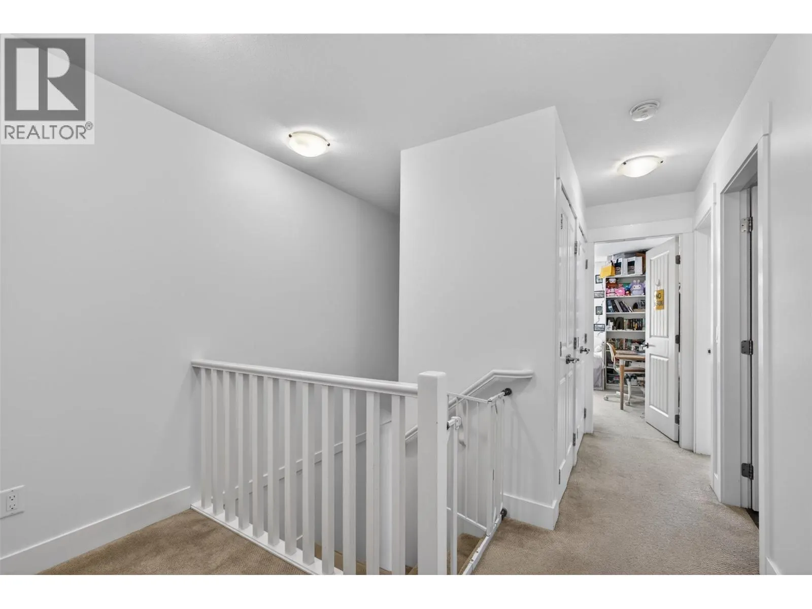 600 Sherwood Road Unit# 4