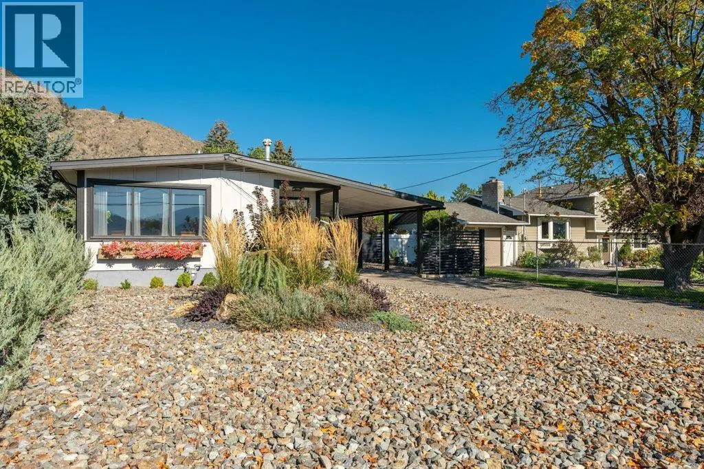886 FAIRVIEW Road