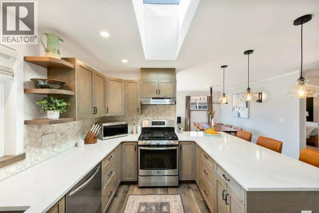 886 FAIRVIEW Road