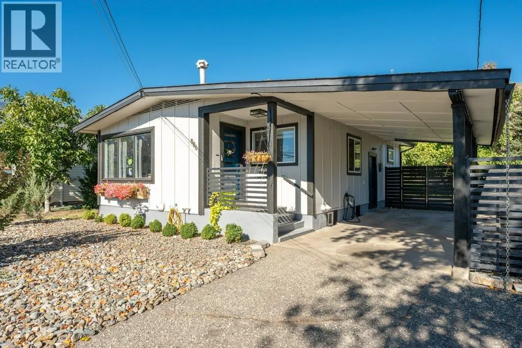 886 FAIRVIEW Road