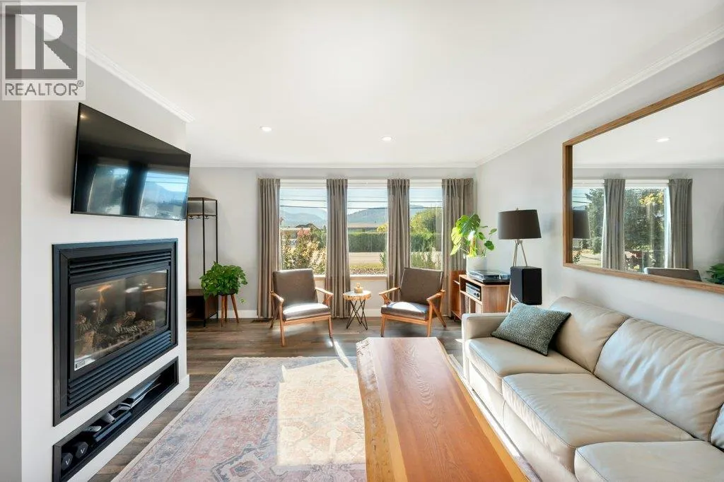 886 FAIRVIEW Road