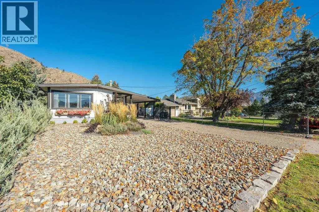 886 FAIRVIEW Road
