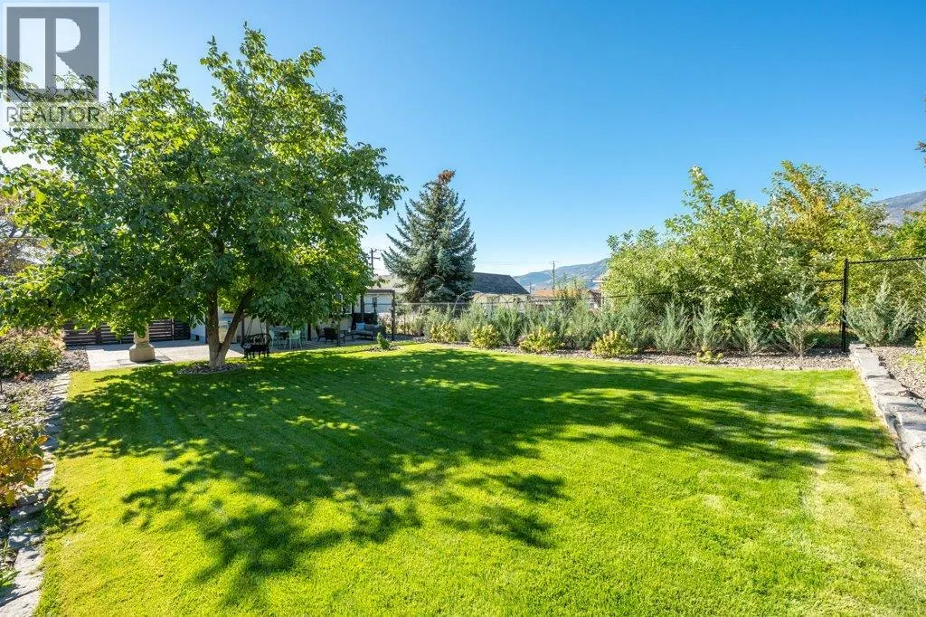 886 FAIRVIEW Road