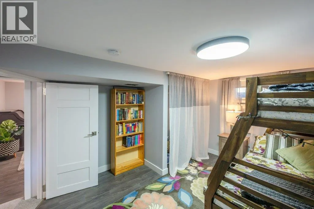 886 FAIRVIEW Road