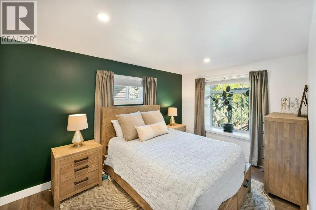 886 FAIRVIEW Road