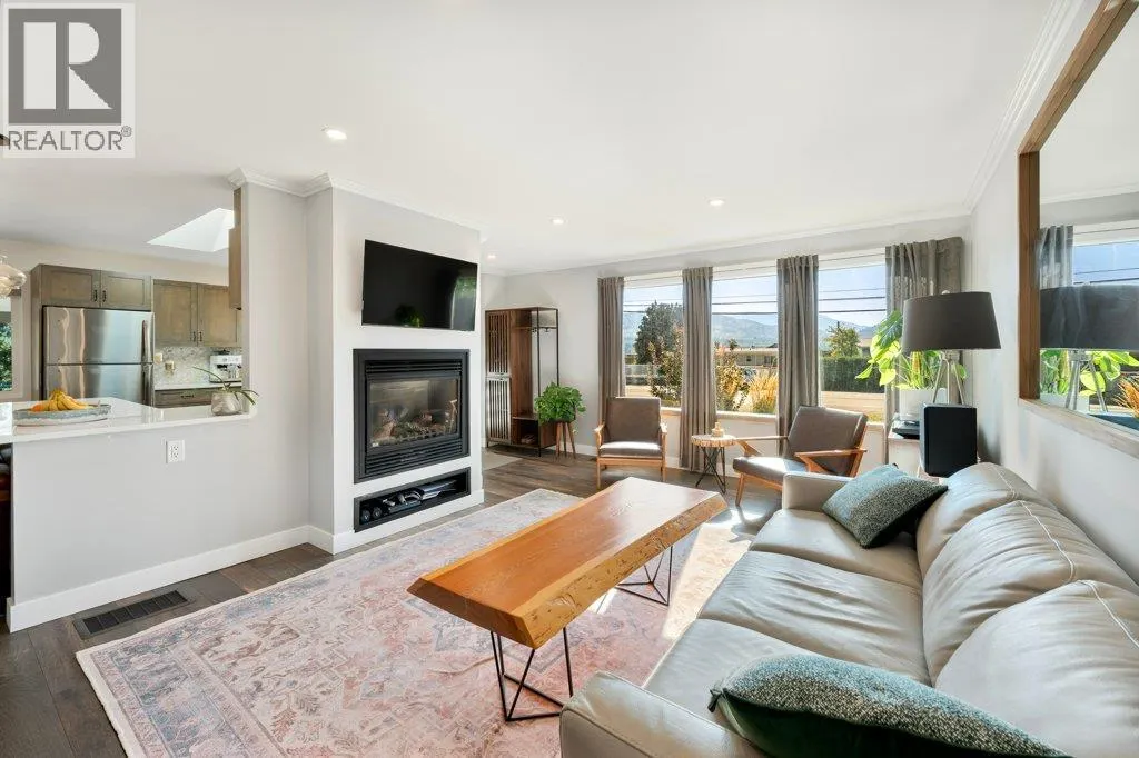 886 FAIRVIEW Road