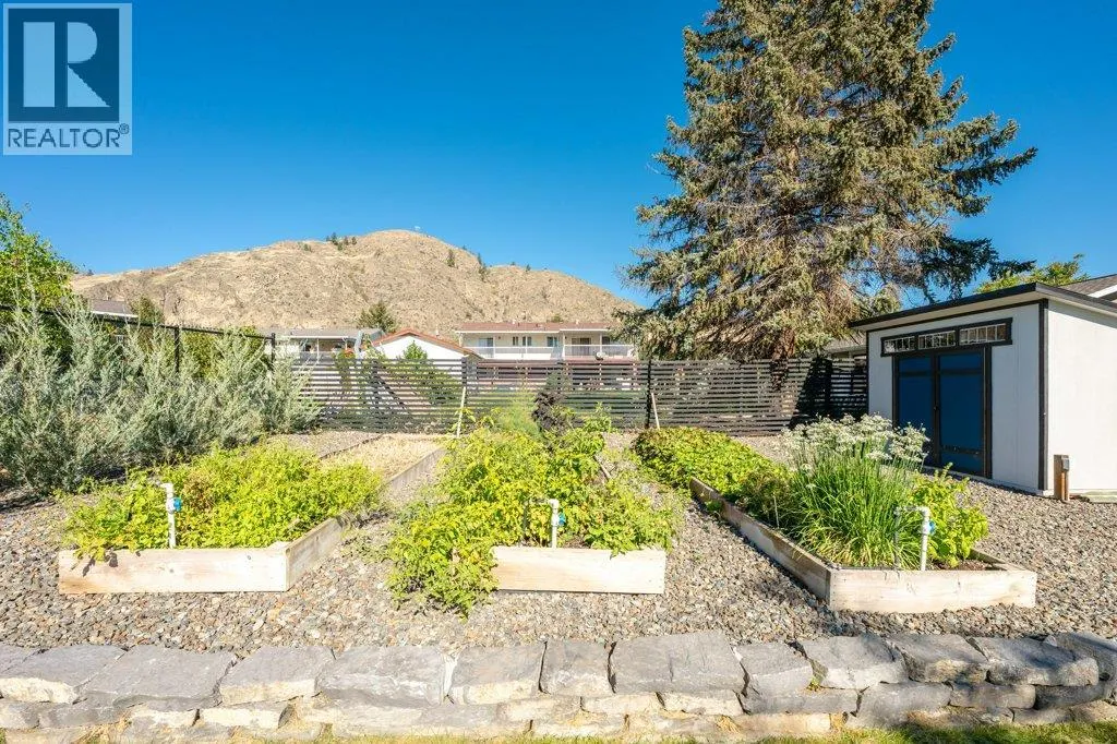 886 FAIRVIEW Road