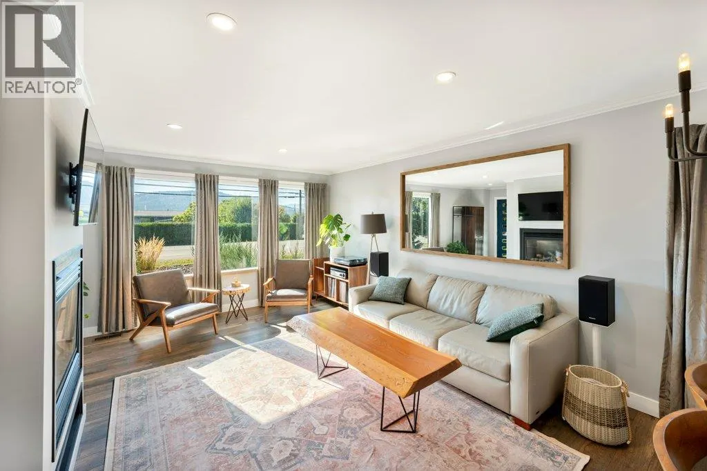 886 FAIRVIEW Road