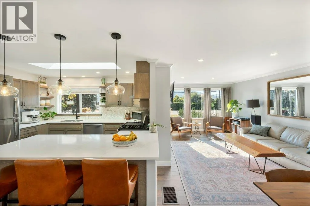 886 FAIRVIEW Road