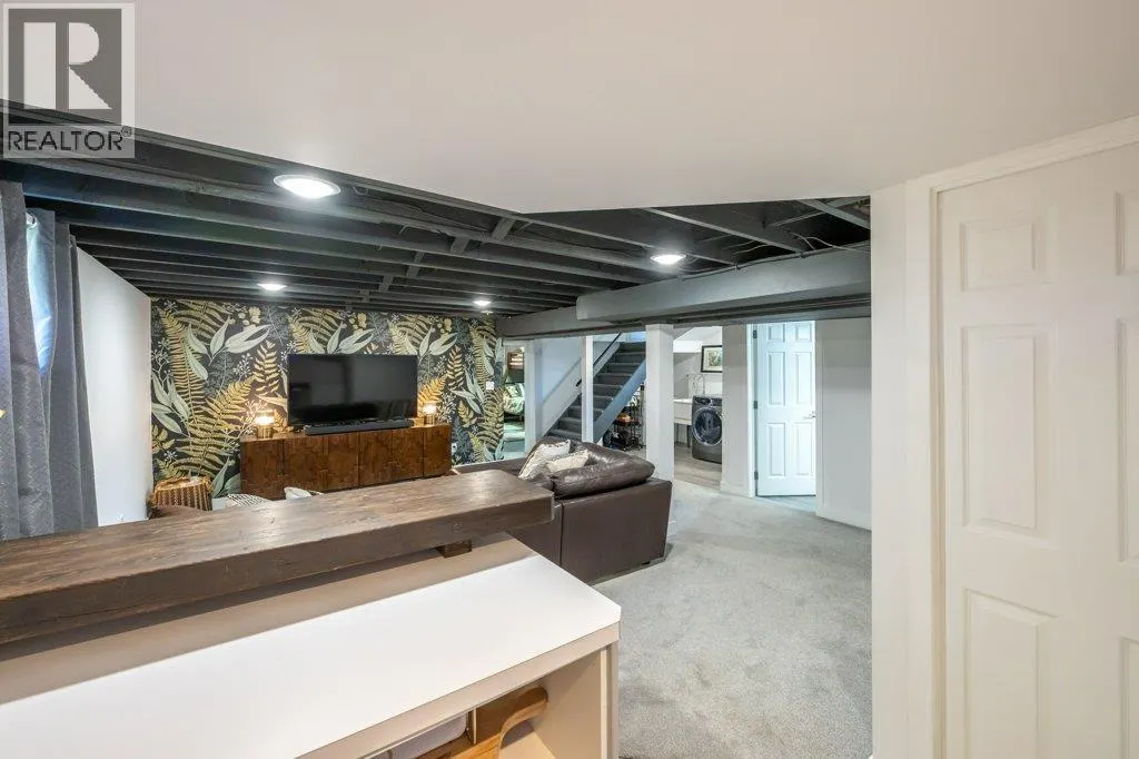886 FAIRVIEW Road