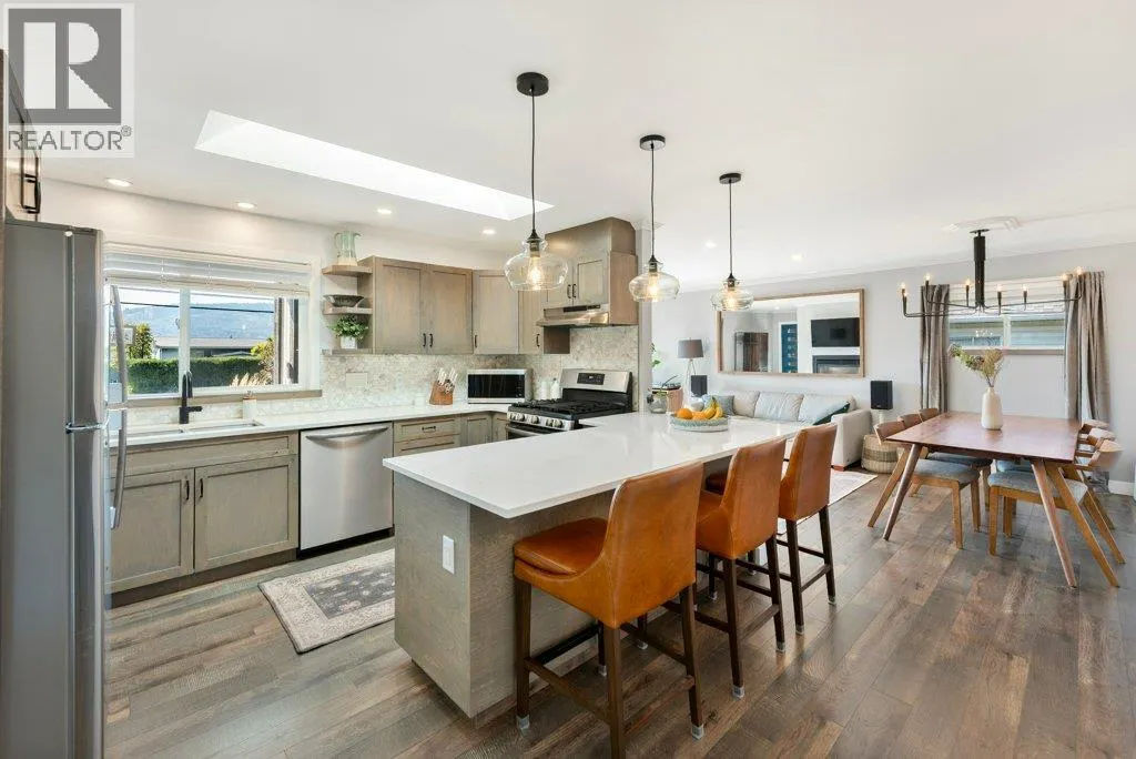 886 FAIRVIEW Road