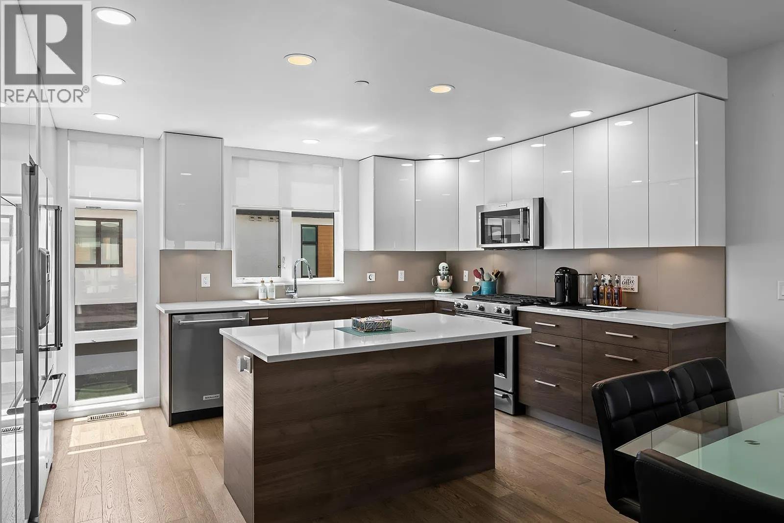 1515 Highland Drive N Unit# 20