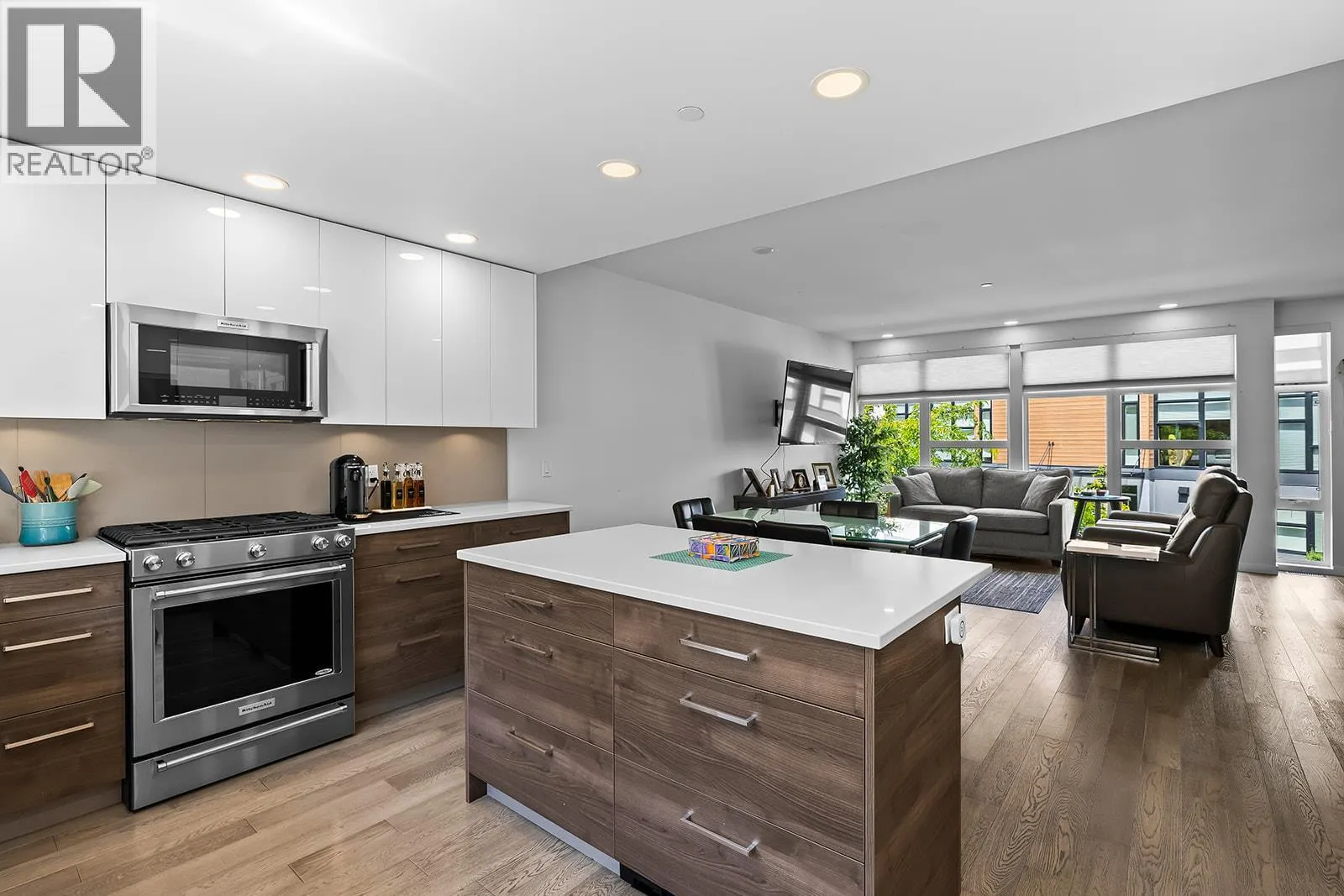 1515 Highland Drive N Unit# 20