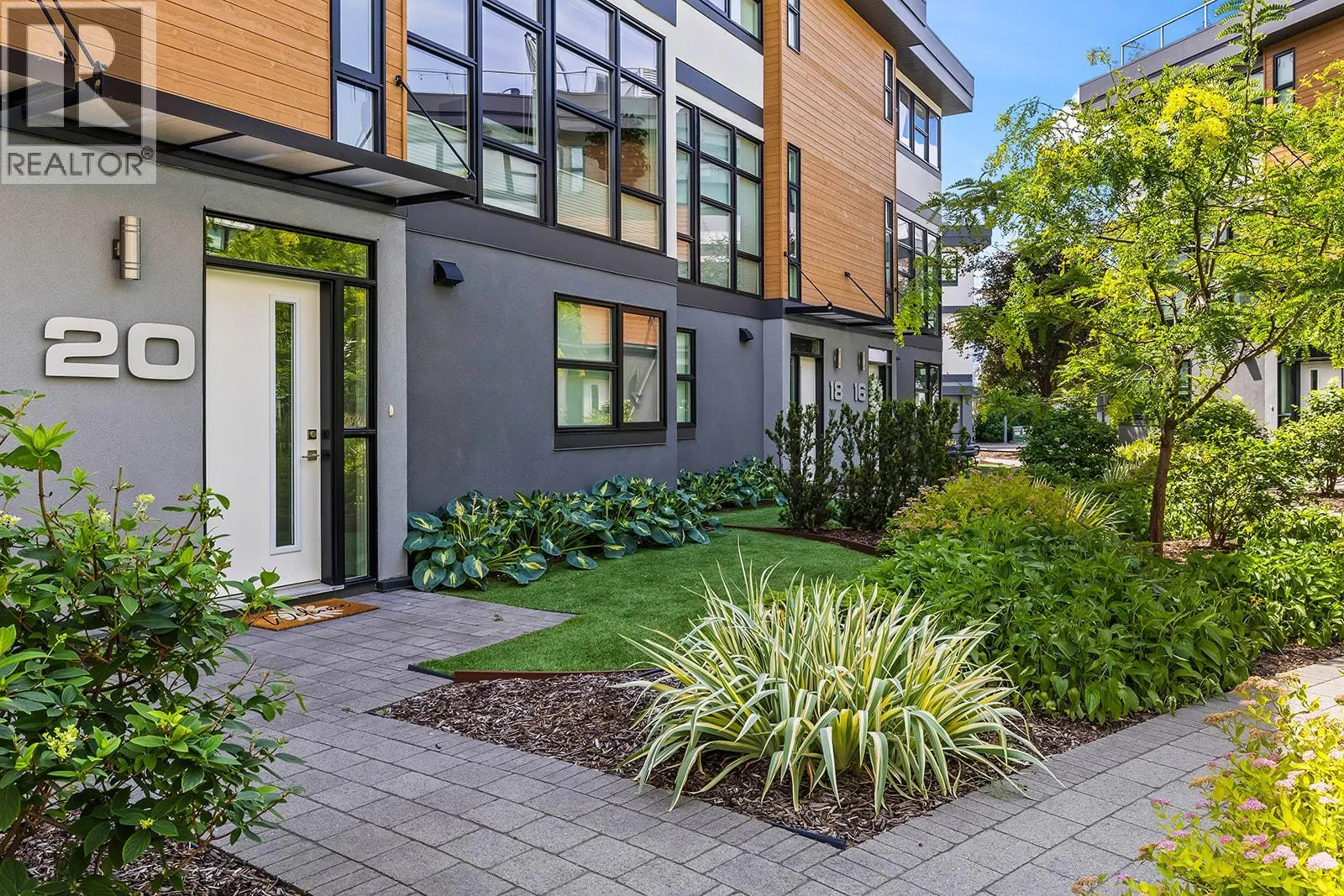 1515 Highland Drive N Unit# 20