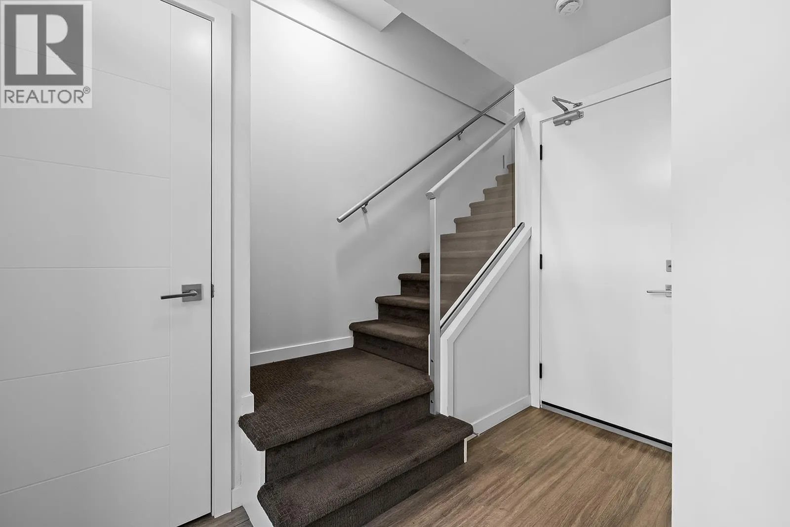 1515 Highland Drive N Unit# 20
