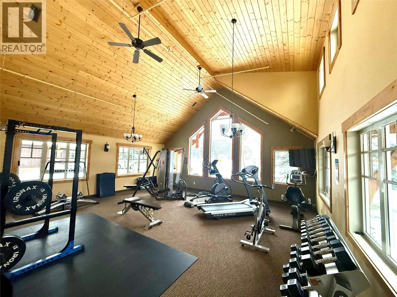 100 KODIAK Crescent