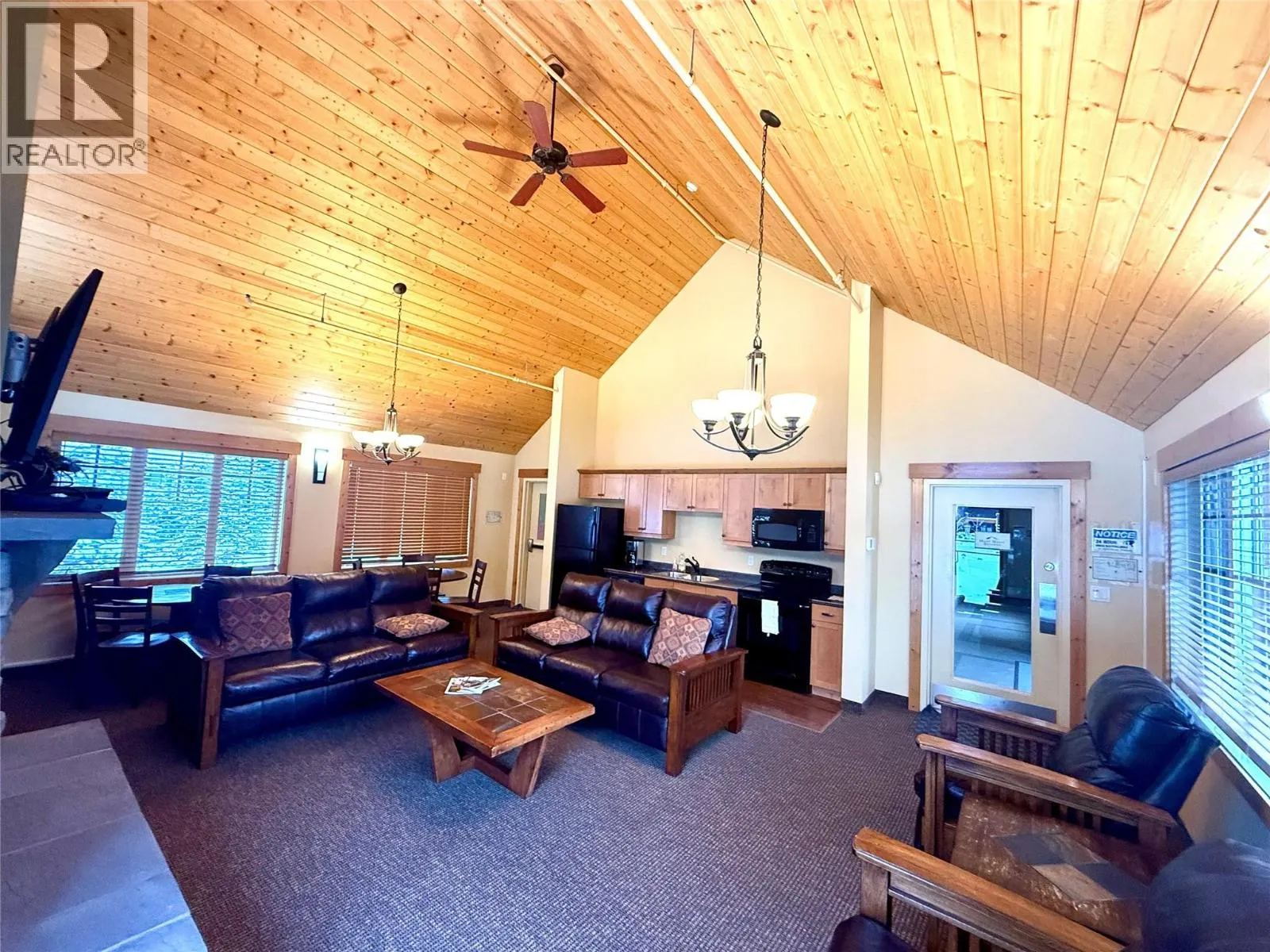 100 KODIAK Crescent