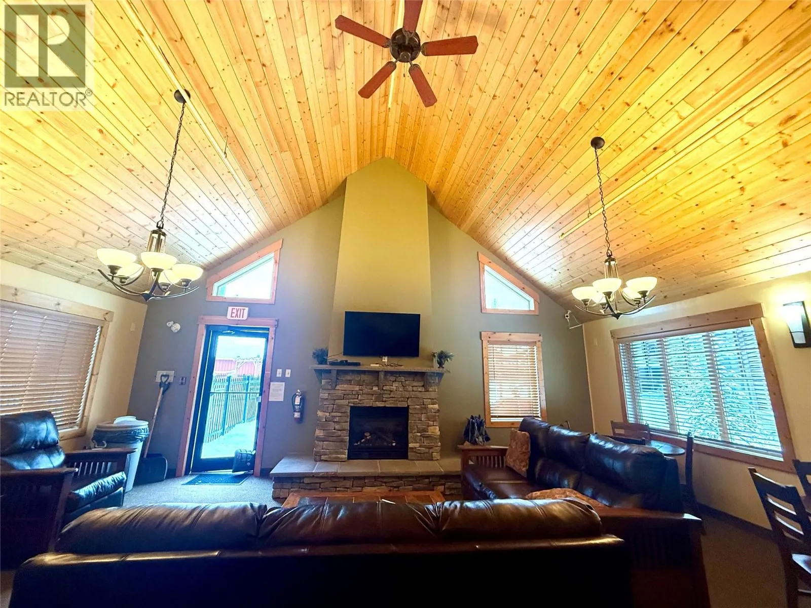 100 KODIAK Crescent