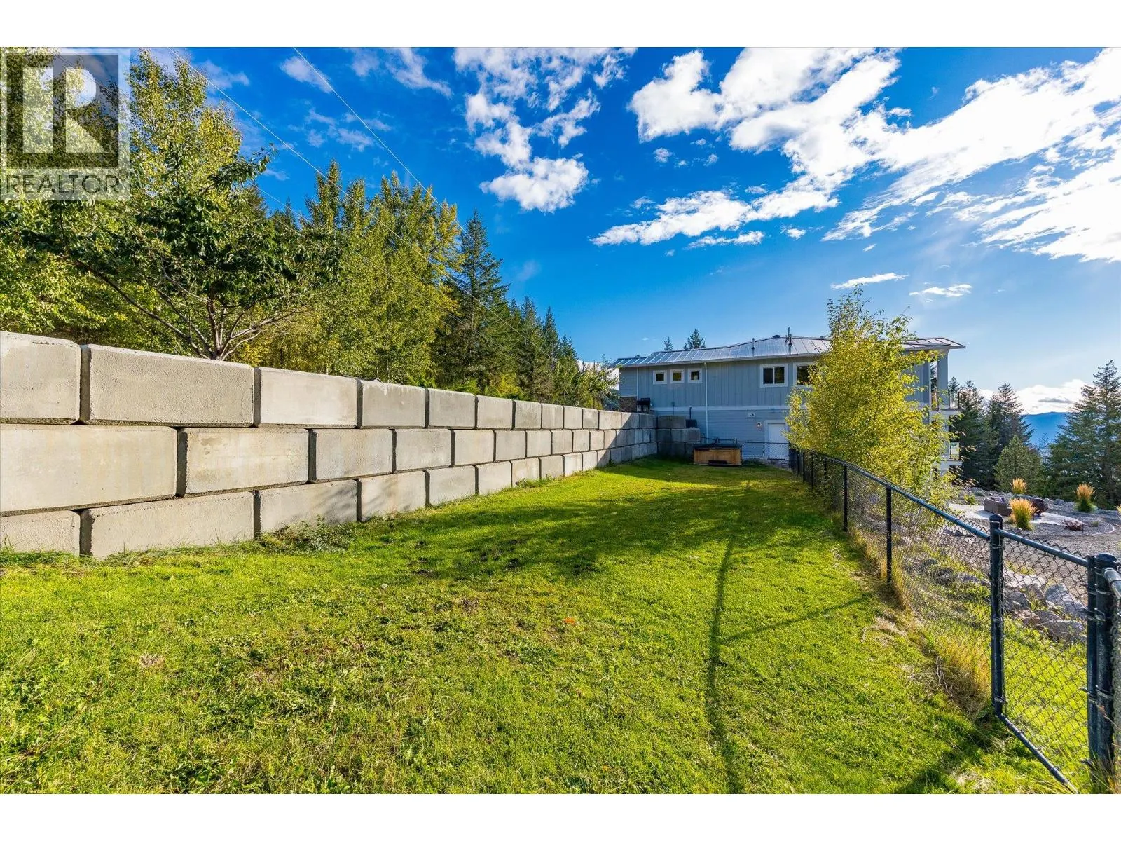 6022 Oyama Lake Road