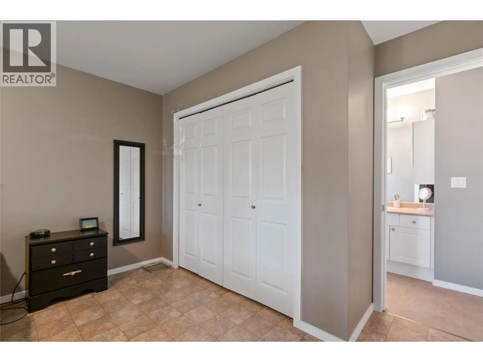 2951 11th Avenue NE Unit# 2