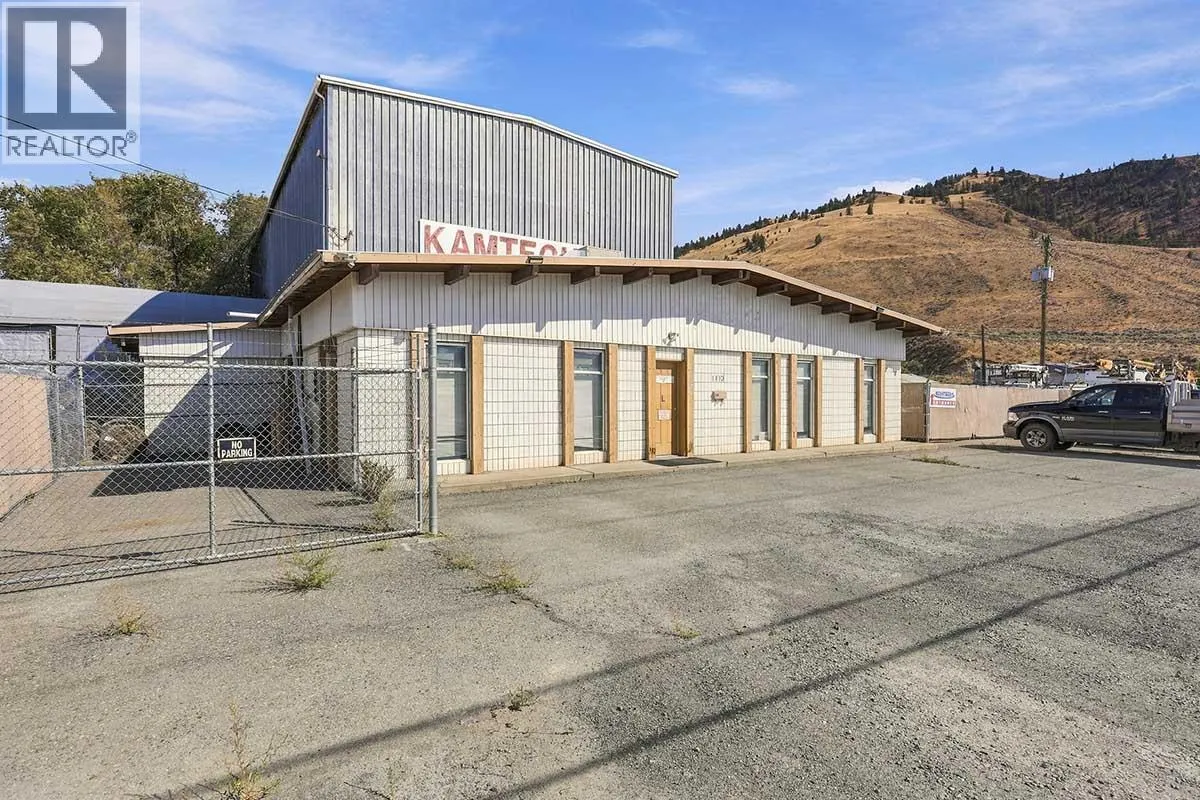 1113 Chief Louis Way