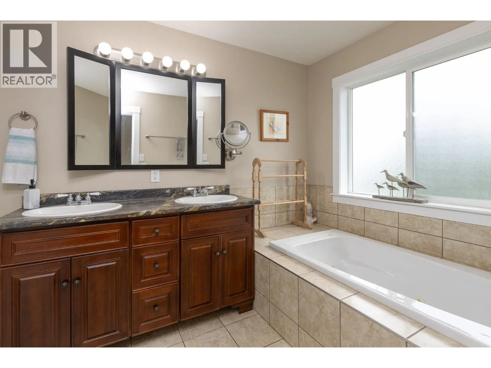 1596 Okanagan Avenue SE Unit# 4