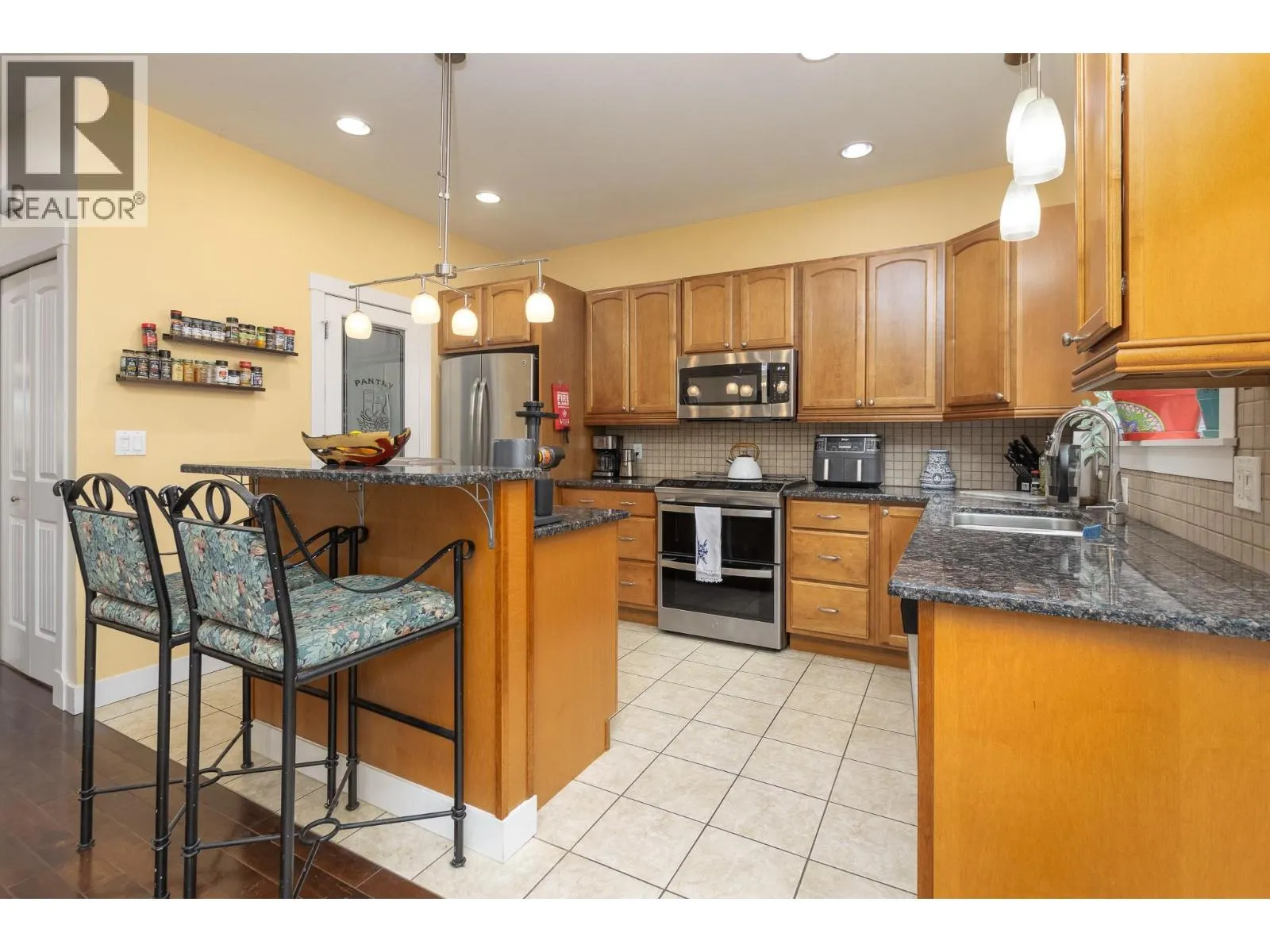1596 Okanagan Avenue SE Unit# 4